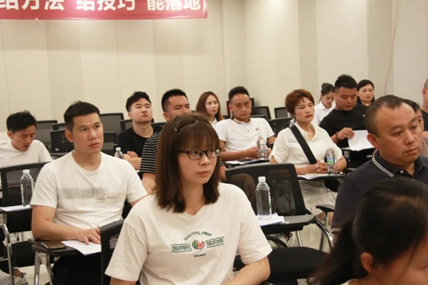 歐麗亞木門第八期新加盟經(jīng)銷商培訓(xùn)會圓滿結(jié)束！