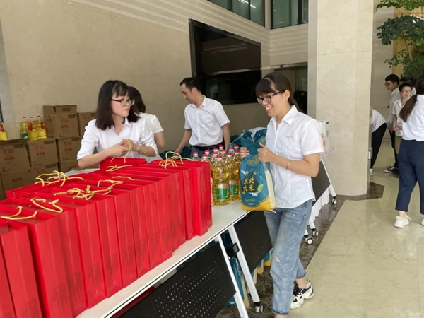 情滿中秋|金迪木門祝全體家人中秋節(jié)快樂！