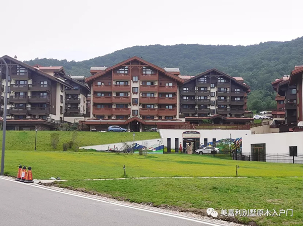 美嘉利：涼爽之夏，游海坨美景，享原木之門