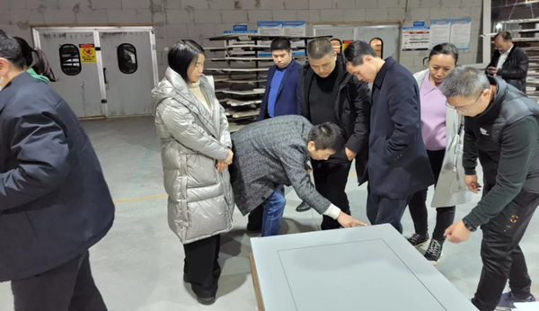 民革重慶市石柱縣總支部全體黨員蒞臨雙虎木門參觀指導(dǎo)工作