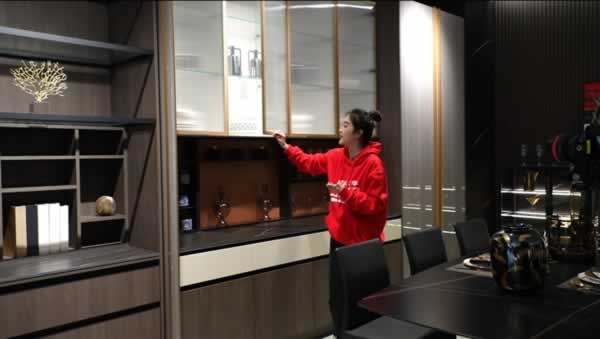 展志天華