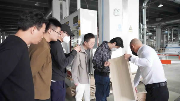 NEWS丨熱烈歡迎南京精英設(shè)計師蒞臨尚佰高定考察交流