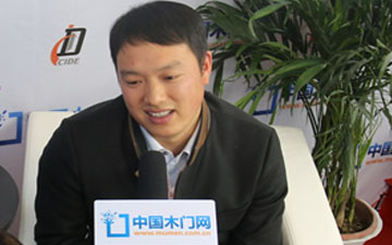 一一木門：專業(yè)團(tuán)隊(duì)服務(wù)經(jīng)銷商，讓門店開業(yè)就掙錢