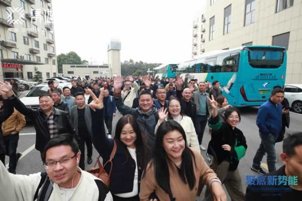 高定家居人齊聚中國(guó)·海安 ,聚焦新勢(shì)能，謀局新能量！