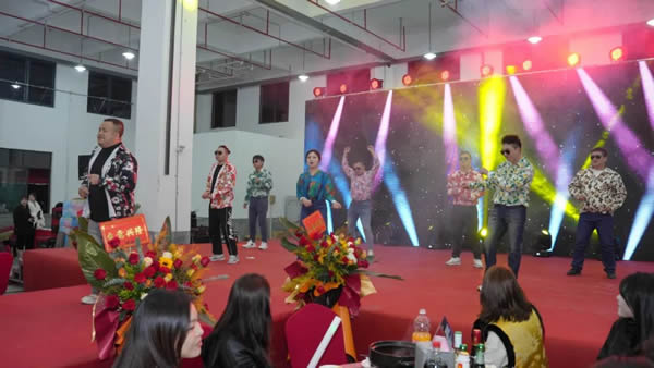 啟夢·遠(yuǎn)行丨樂臣品牌元旦跨年年歡晚會圓滿成功