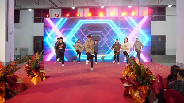 啟夢·遠(yuǎn)行丨樂臣品牌元旦跨年年歡晚會圓滿成功