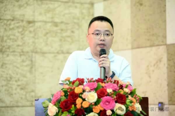 重慶市木業(yè)整裝行業(yè)協(xié)會召開五屆二次會員大會