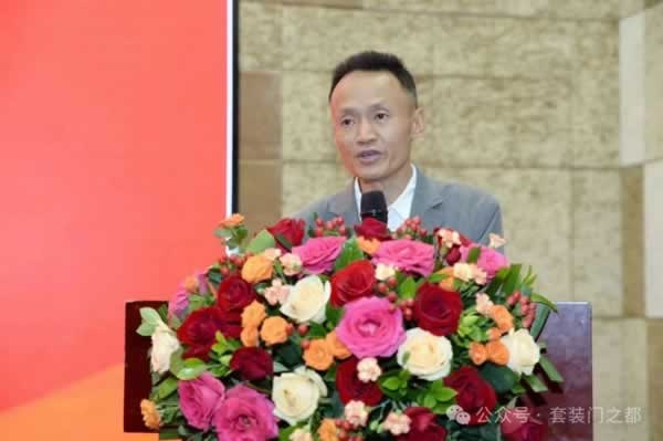 重慶市木業(yè)整裝行業(yè)協(xié)會召開五屆二次會員大會