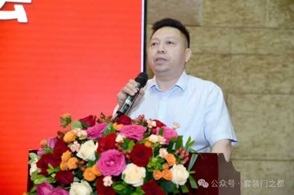 重慶市木業(yè)整裝行業(yè)協(xié)會召開五屆二次會員大會