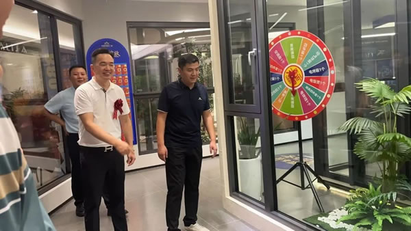 攜手經(jīng)銷商游學(xué)探店！共賀多地新店“圣”勢綻放！