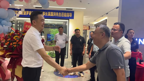 攜手經(jīng)銷商游學(xué)探店！共賀多地新店“圣”勢綻放！