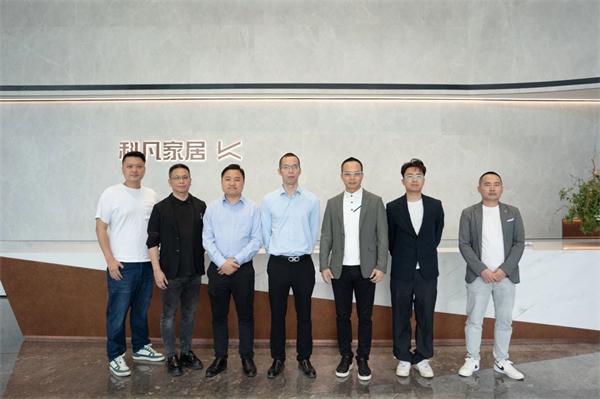 科凡定制 | 伊之密高層蒞臨科凡總部考察交流，共探發(fā)展新機(jī)遇