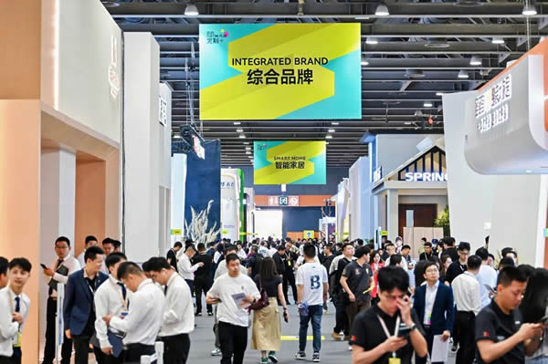 價格戰(zhàn)陷入 “囚徒困境”：行業(yè)被嚴(yán)重透支，出路何在？ 三月的羊城，展會扎堆，你方唱罷我登場。在第14屆廣州定制家居展暨輕高定展現(xiàn)場，由