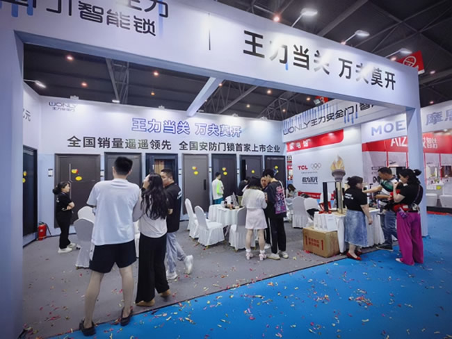 王力門業(yè) | 成都經(jīng)銷商廖芳霞：抖音直播“掘金”8.7萬，門鎖行業(yè)線上突圍新典范！