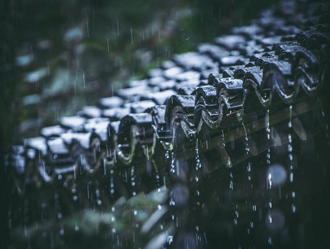 千年舟 | 梅雨季，千年舟「松香抗彎力飾板」為你守護家居穩(wěn)定