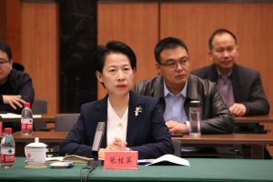 無極縣縣委常委、統(tǒng)戰(zhàn)部長張桂英